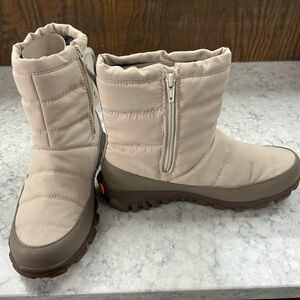 Bogs Women's Cedar Quilt Waterproof Boots